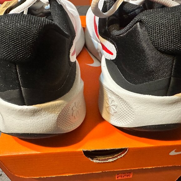 NIKE REVOLUTION 7 RUNNING WHITE RED & BLACK SHOES SIZE 8 7.5  7 MEN NEW IN BOX - Picture 4 of 7